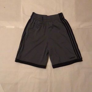 Boys Adidas Short Gray Size M Classic Three Stripe